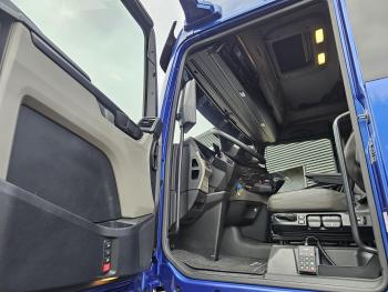 TGX 35.580 8x4-4 / HIAB 54 t/m CRANE+ JIB